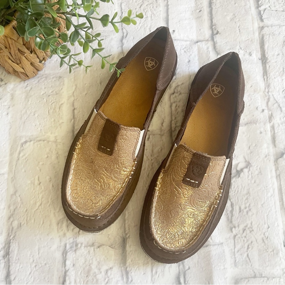 Ariat gold cruiser women’s moccasin slip on comfy shoes 9.5